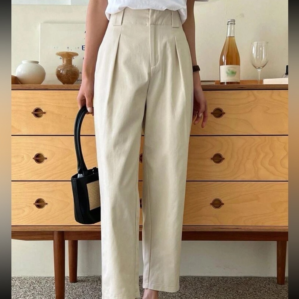 DAZY Solid plicated detail pants / M SHEIN